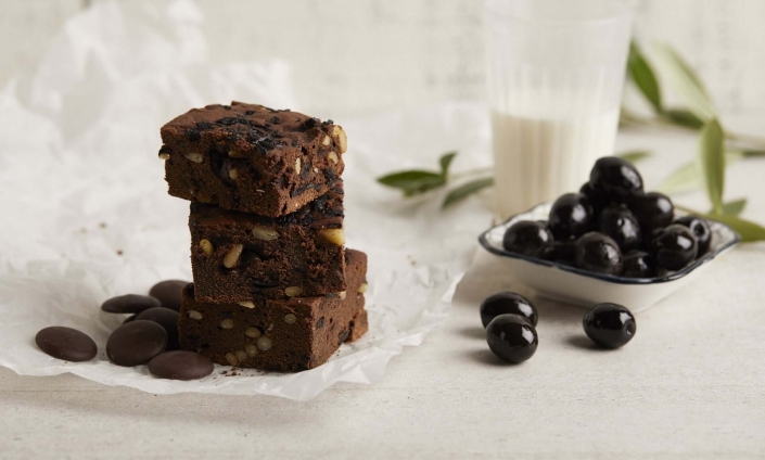 Brownie de Aceitunas Hojiblanca y piñones